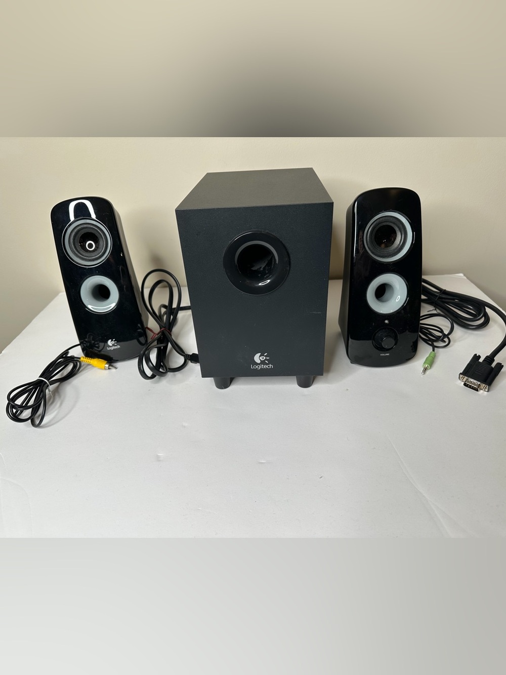 Logitech z323 Stereo Speakers & Subwoofer